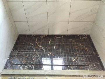 越來越多人衛(wèi)生間裝修不貼瓷磚了，現(xiàn)在流行這樣做，太聰明了